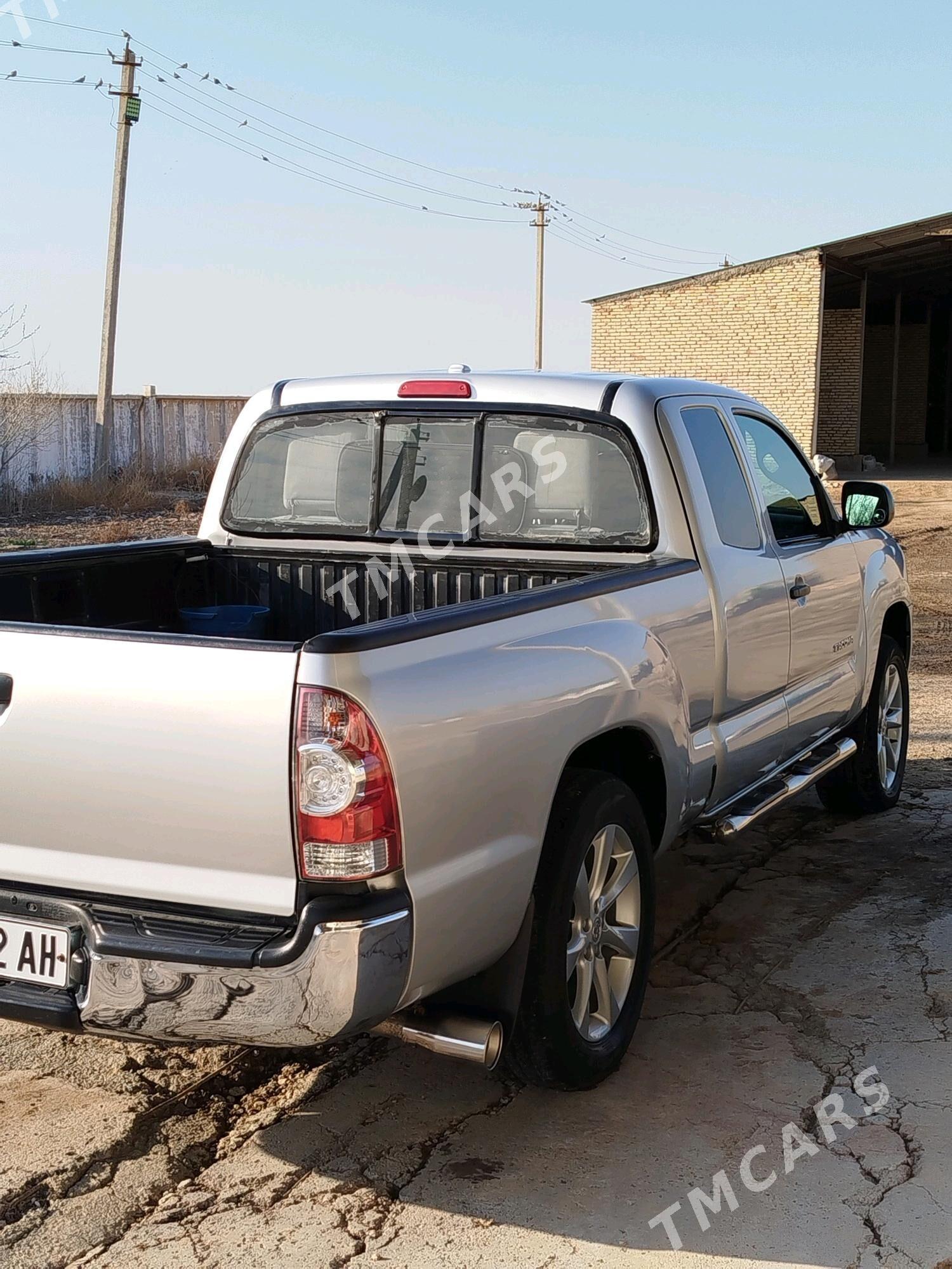 Toyota Tacoma 2010 - 150 000 TMT - Теджен - img 3