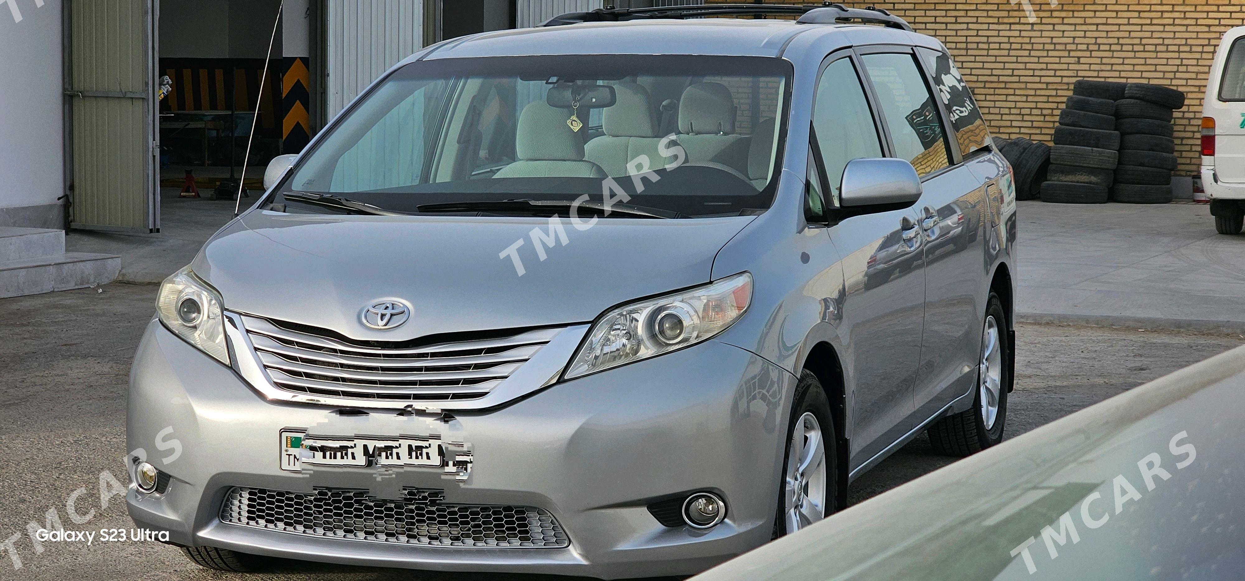 Toyota Sienna 2011 - 285 000 TMT - Мары - img 2