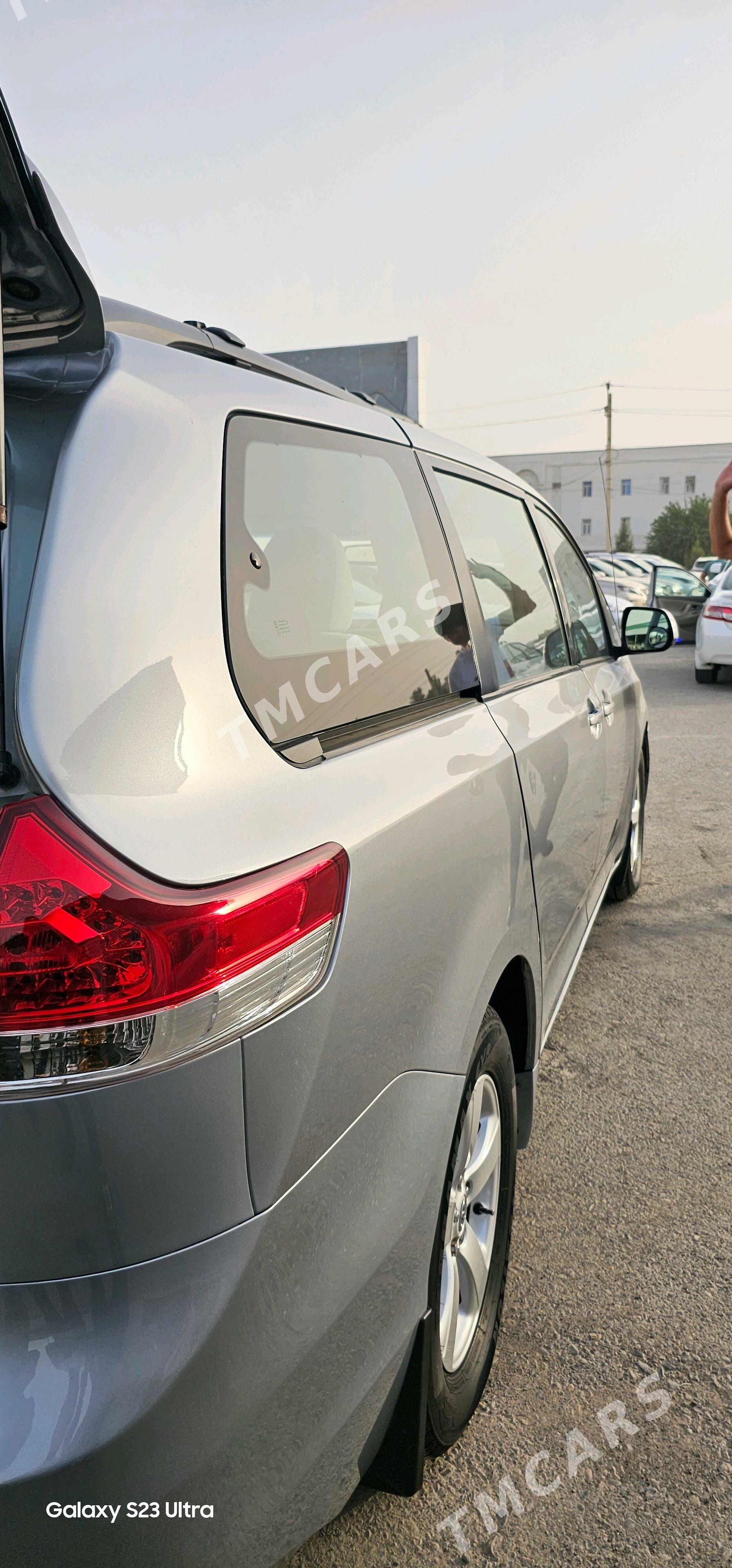 Toyota Sienna 2011 - 285 000 TMT - Мары - img 5