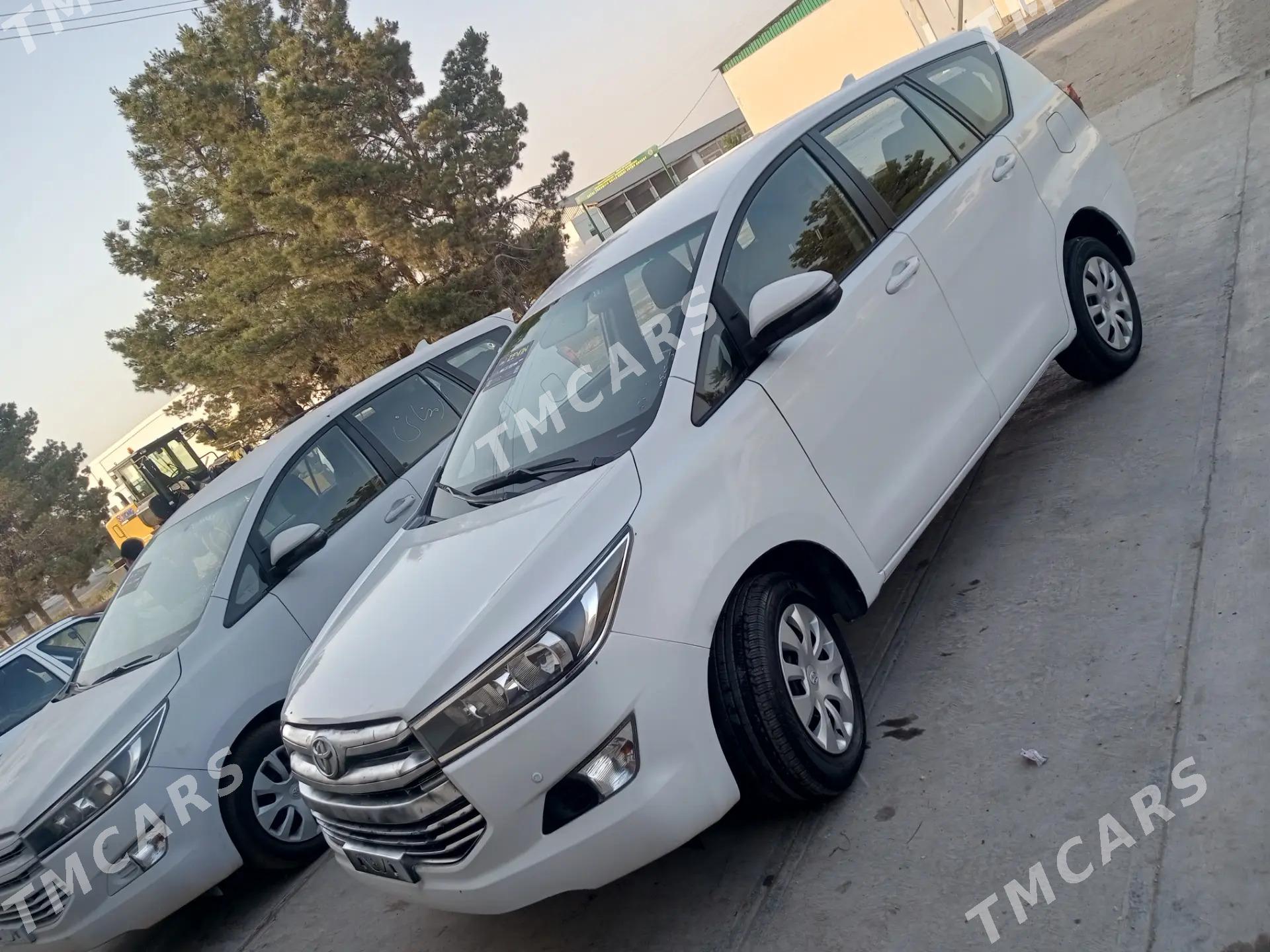 Toyota Innova 2020 - 250 000 TMT - Saýat - img 4