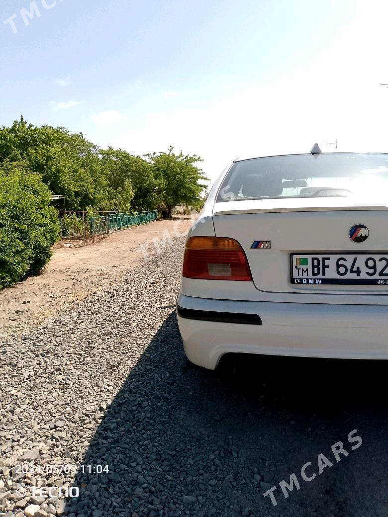 BMW E39 2002 - 125 000 TMT - Туркменбаши - img 6