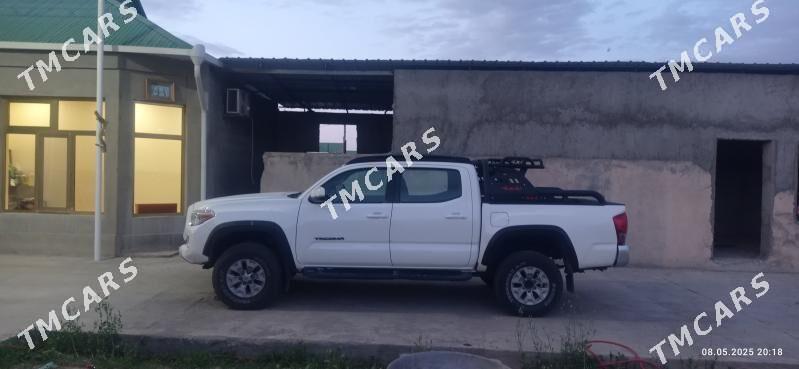 Toyota Tacoma 2017 - 350 000 TMT - Aşgabat - img 7