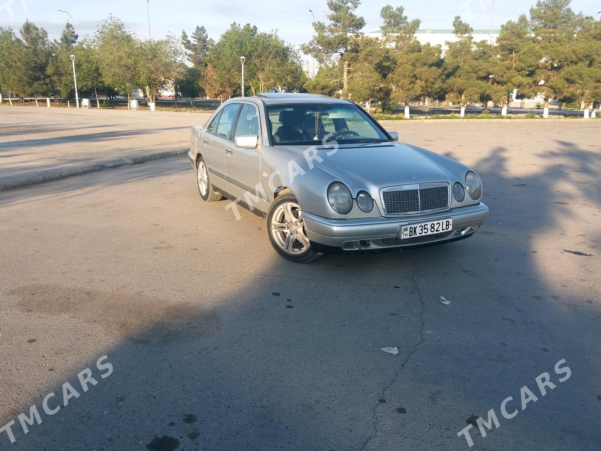 Mercedes-Benz E320 1998 - 70 000 TMT - Türkmenabat - img 5