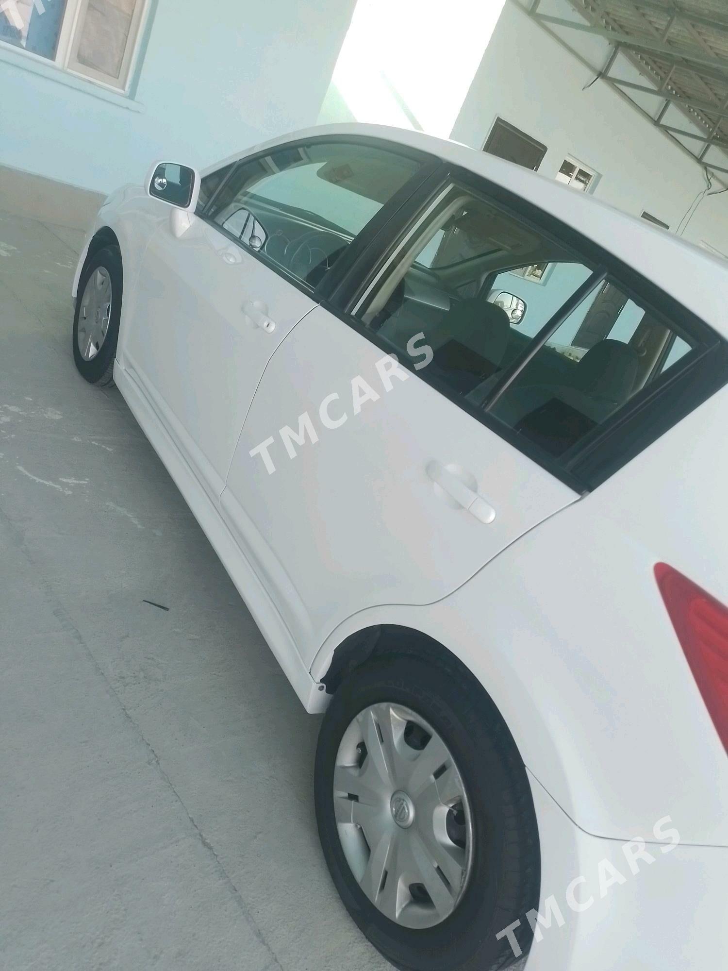 Nissan Versa 2011 - 125 000 TMT - Ak bugdaý etraby - img 2