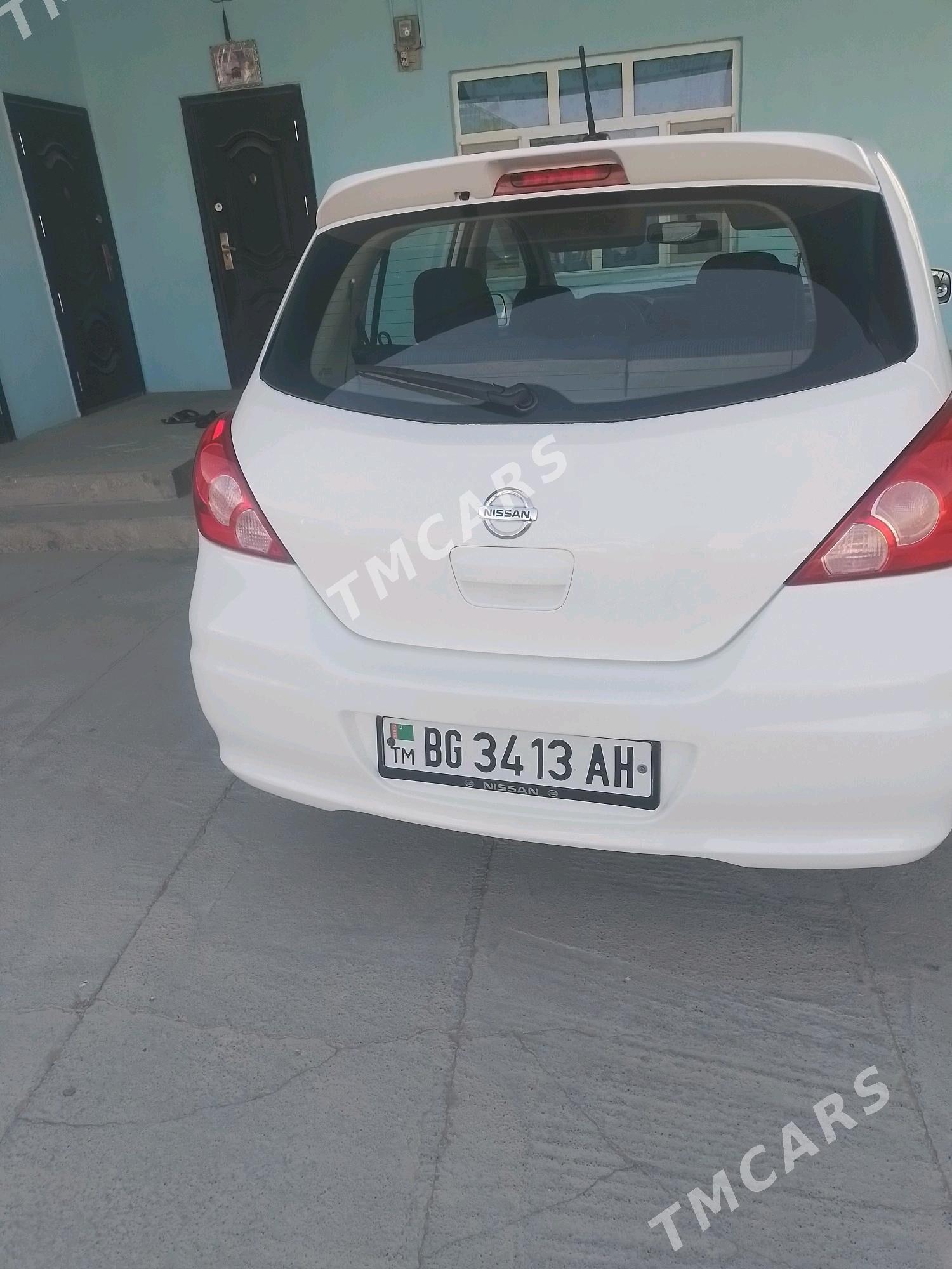 Nissan Versa 2011 - 125 000 TMT - Ak bugdaý etraby - img 3