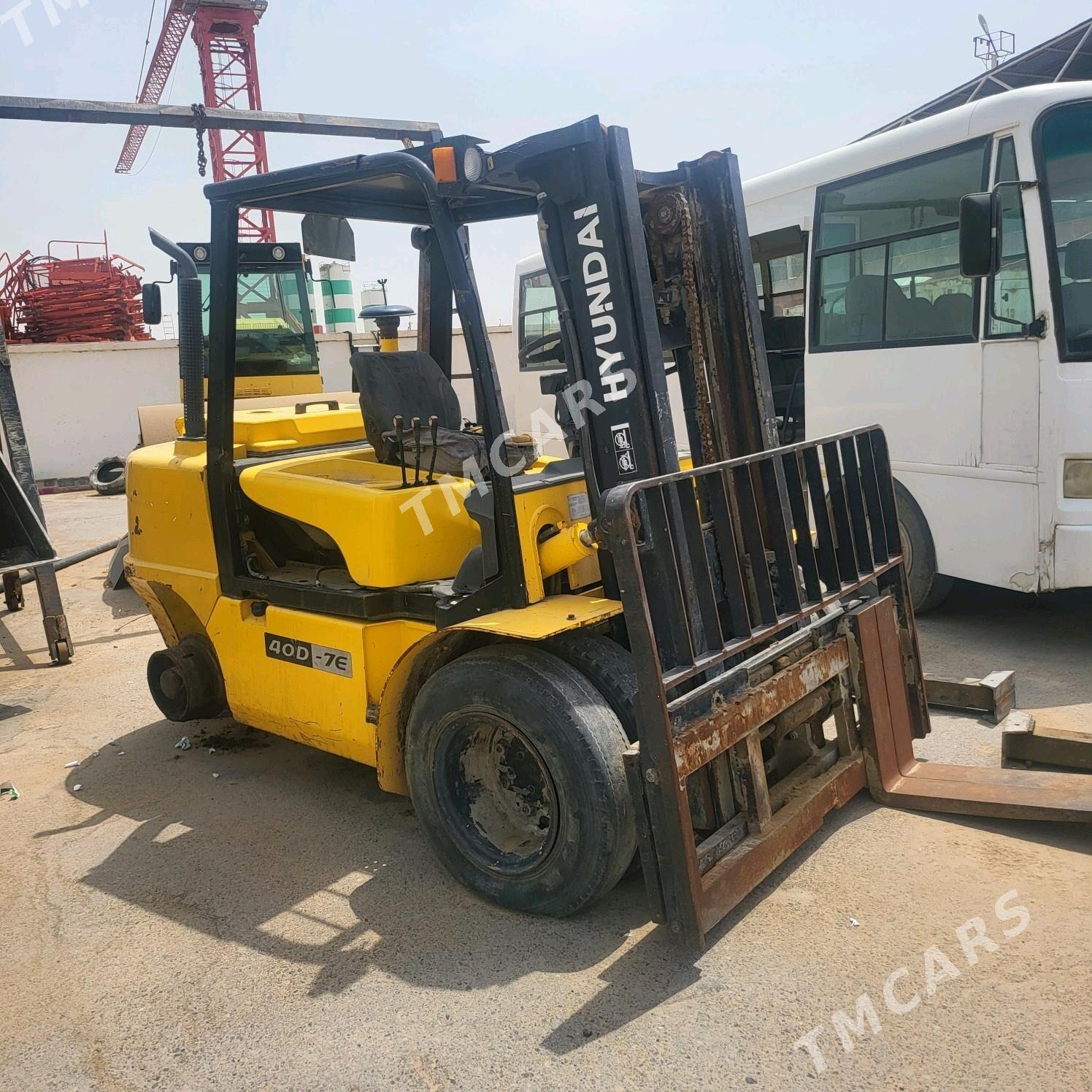 Kara Forklift 2010 - 150 000 TMT - Aşgabat - img 3