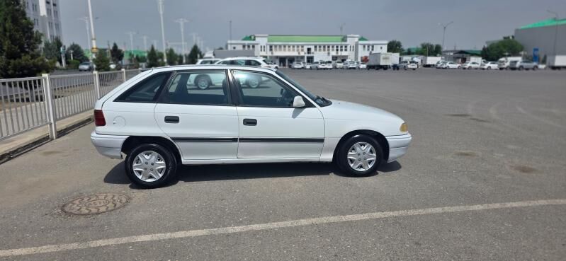 Opel Astra 1994 - 30 000 TMT - Hitrowka - img 3