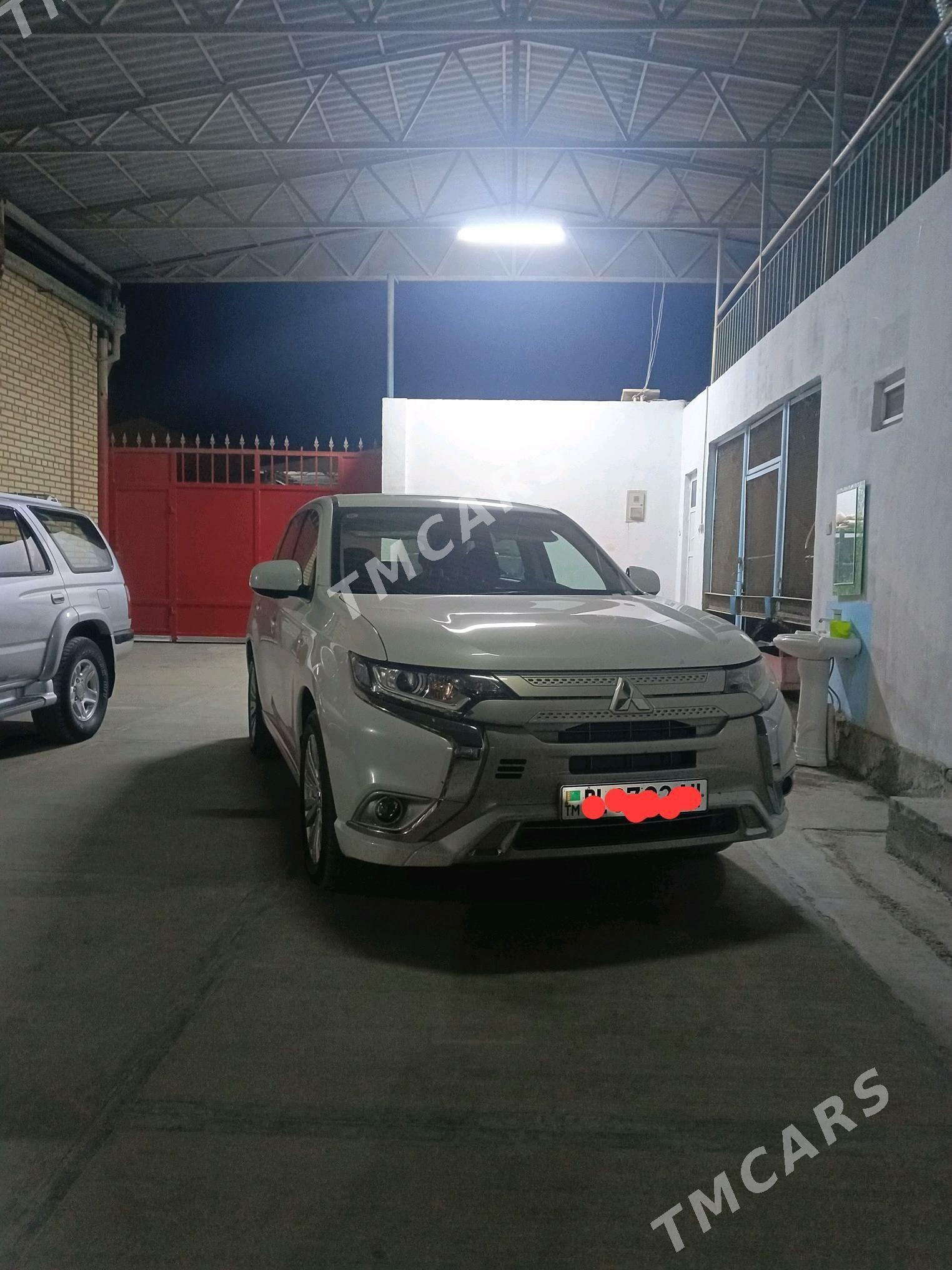 Mitsubishi Outlander 2023 - 300 000 TMT - Tejen - img 5