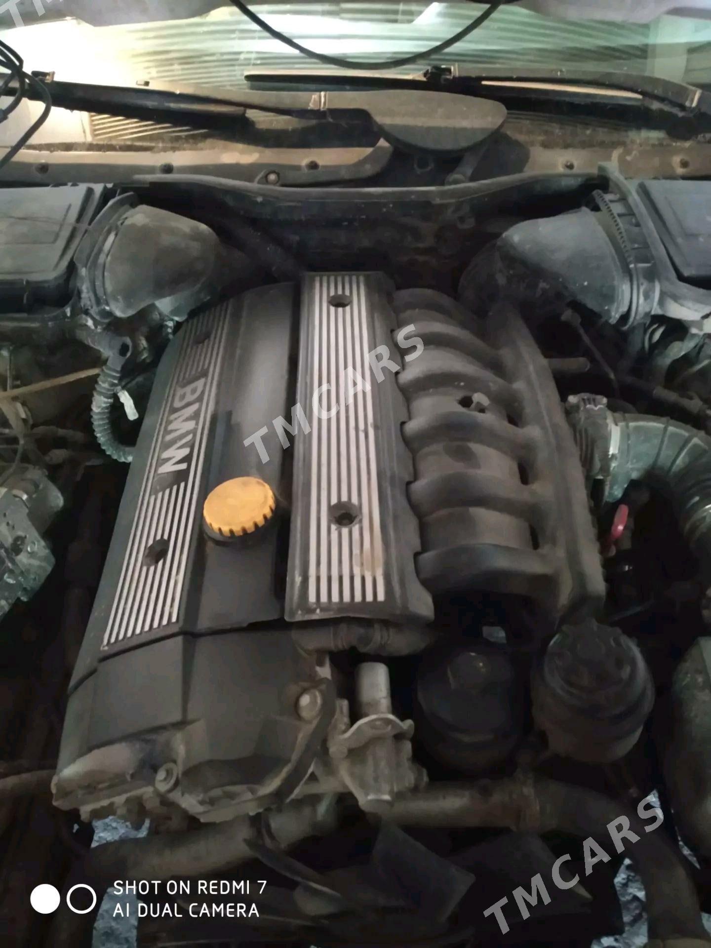 BMW E39 2001 - 47 000 TMT - Кёнеургенч - img 3