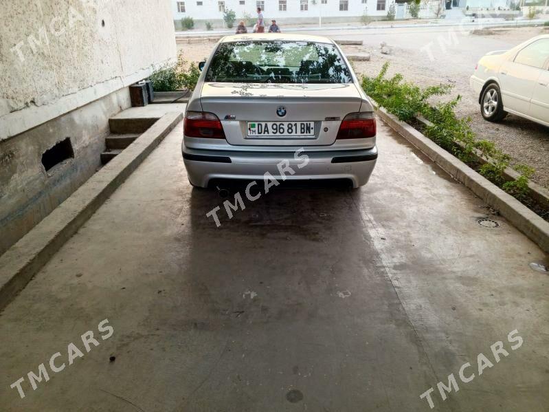 BMW 525 2000 - 130 000 TMT - Балканабат - img 4