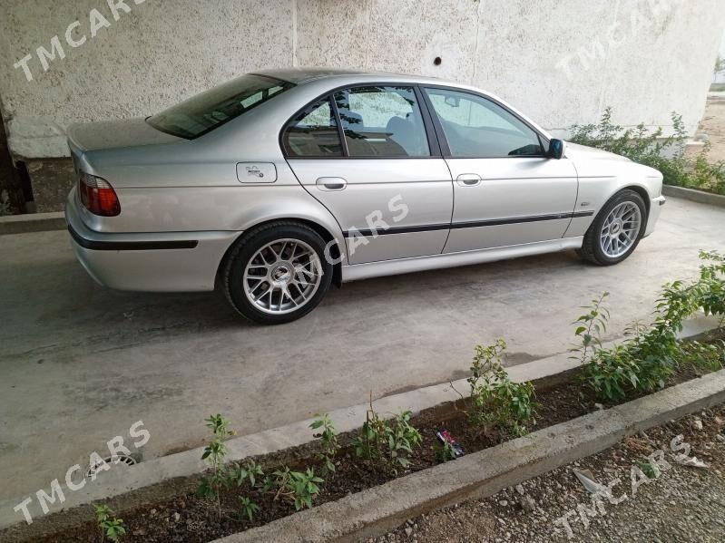 BMW 525 2000 - 130 000 TMT - Балканабат - img 3