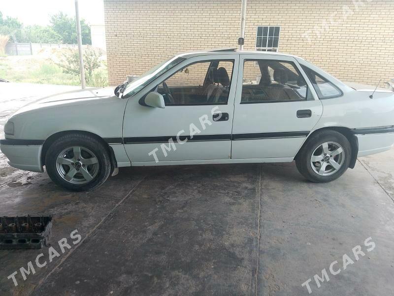 Opel Vectra 1994 - 37 000 TMT - Мары - img 2
