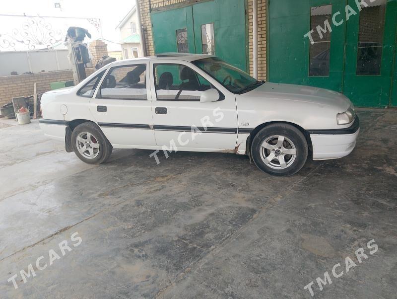 Opel Vectra 1994 - 37 000 TMT - Мары - img 6