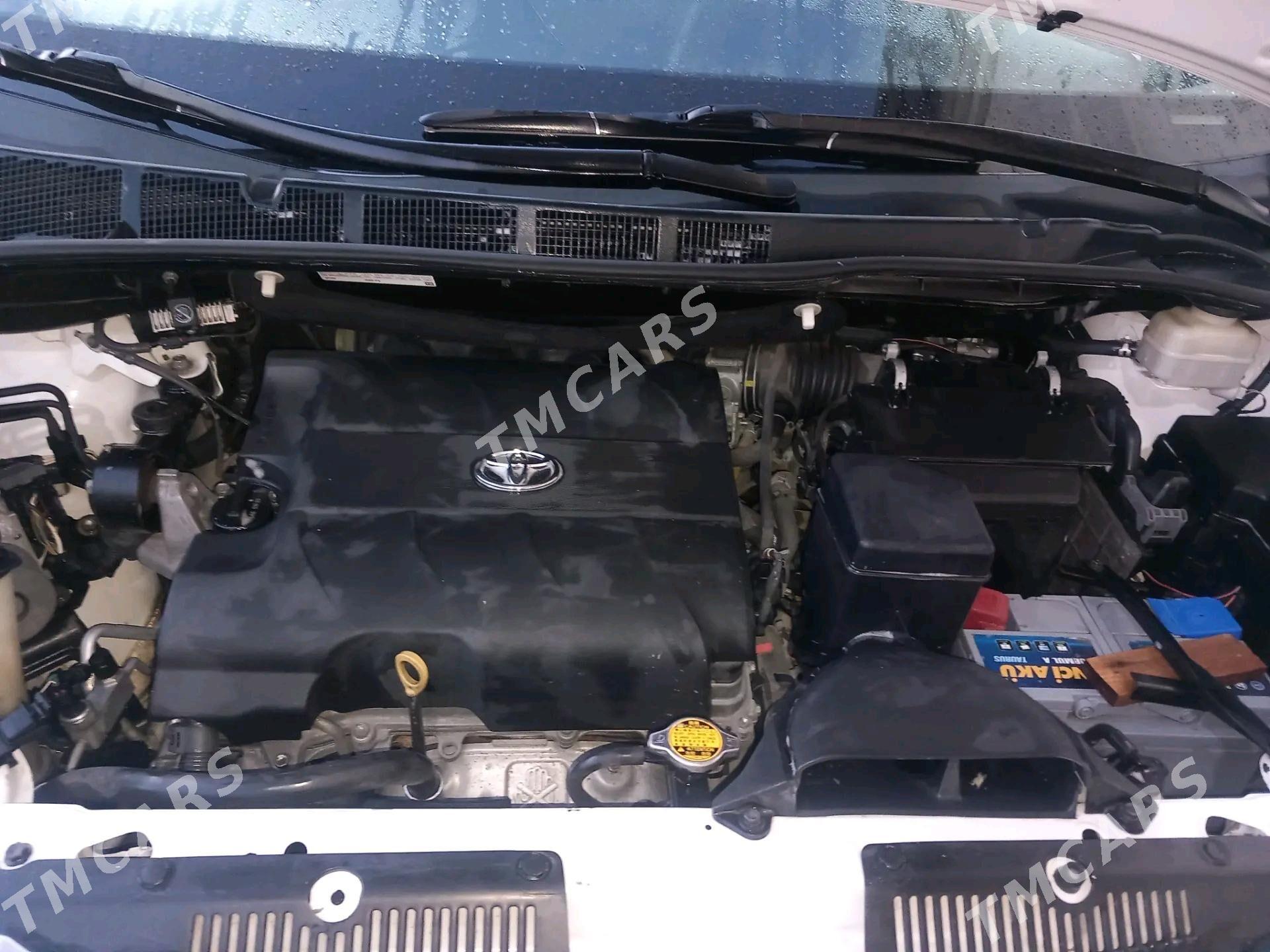 Toyota Sienna 2016 - 330 000 TMT - Мары - img 2