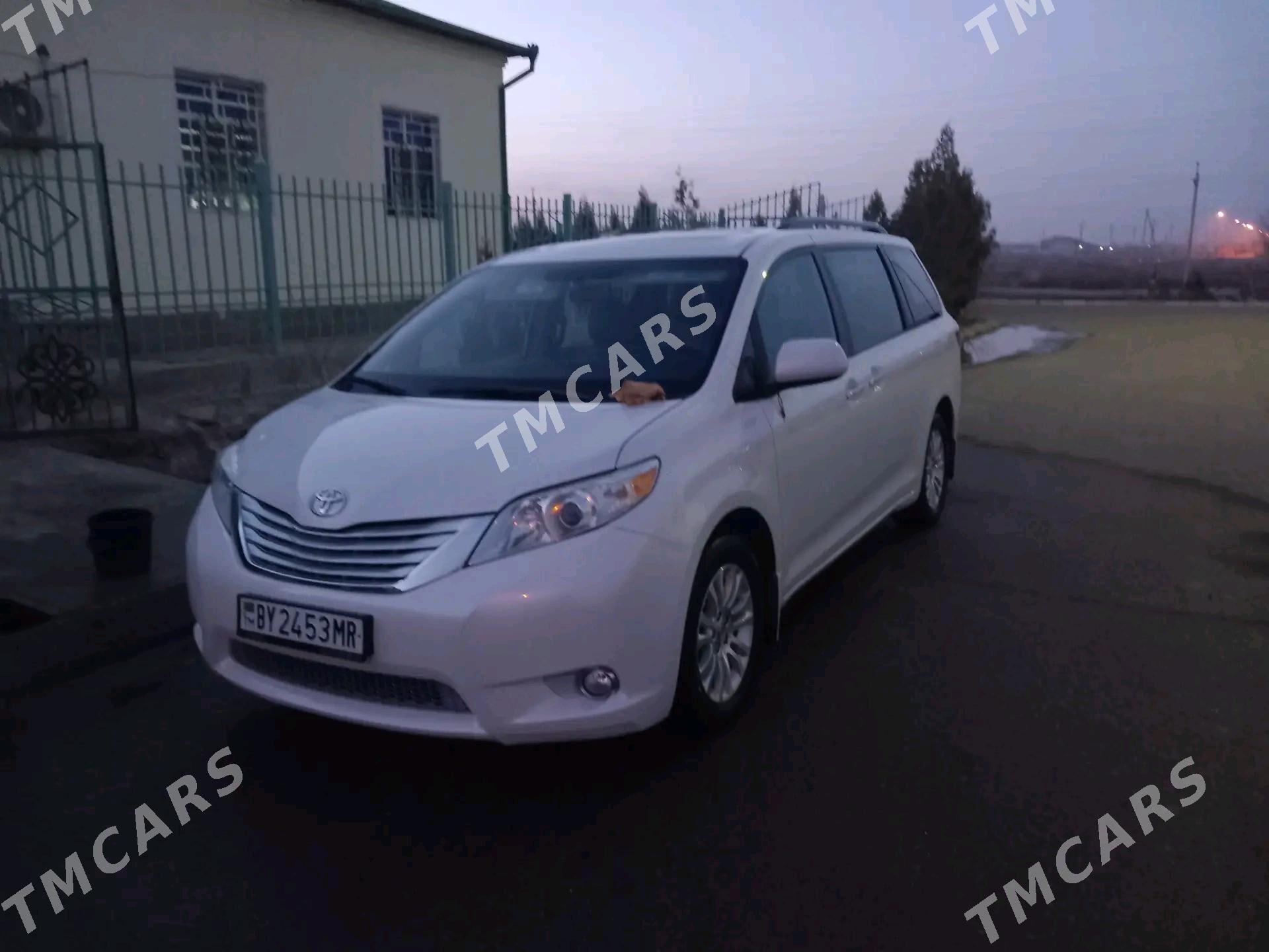 Toyota Sienna 2016 - 330 000 TMT - Мары - img 4