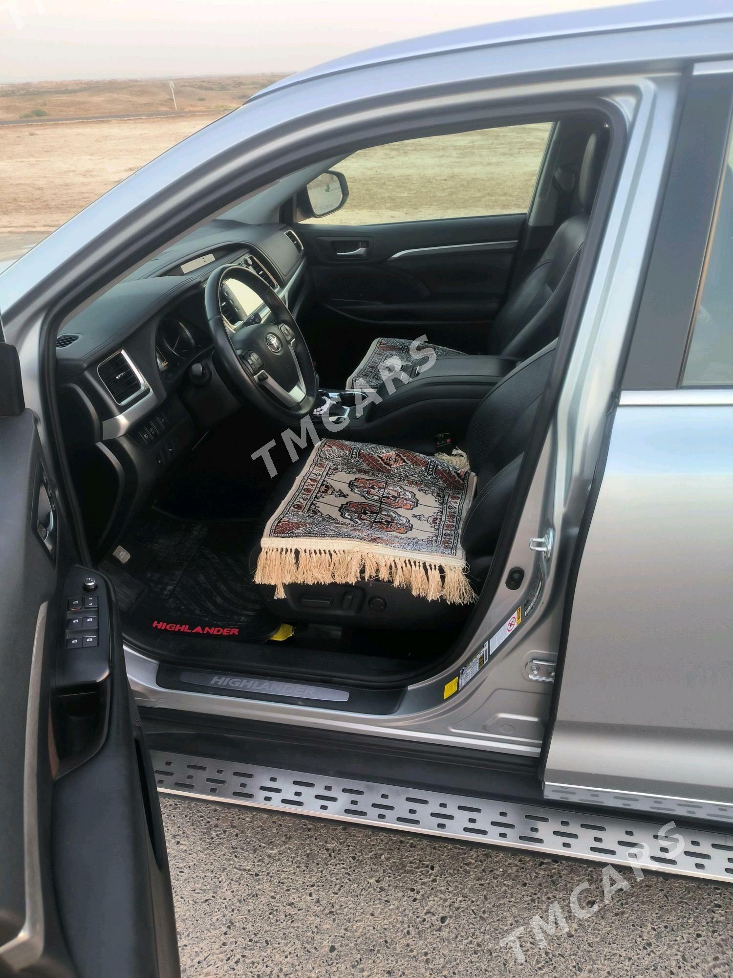 Toyota Highlander 2019 - 490 000 TMT - Байрамали - img 2