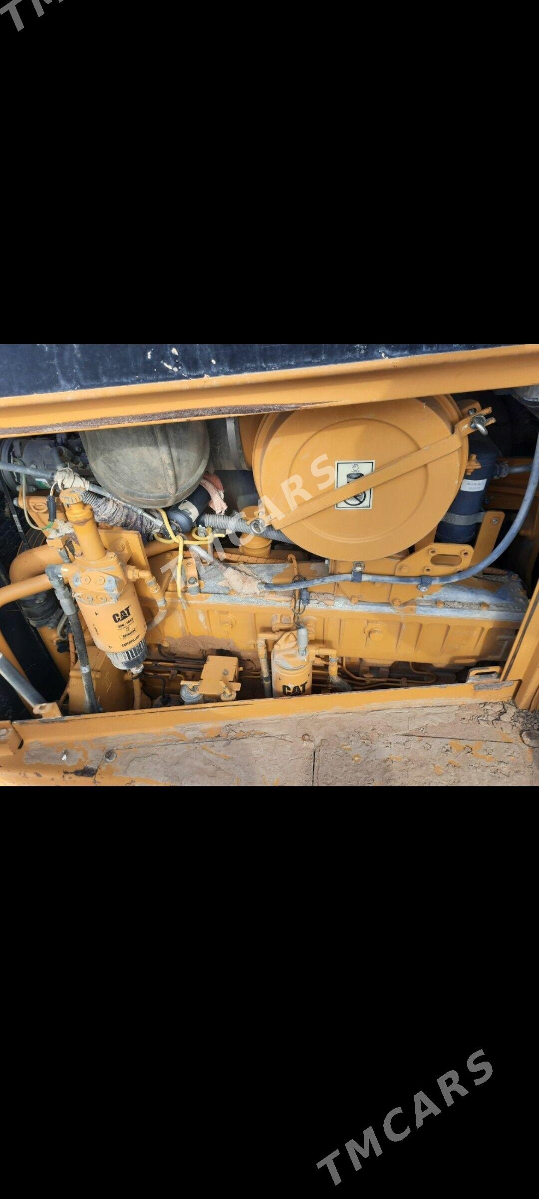 Caterpillar Dozer 2014 - 5 000 000 TMT - Ашхабад - img 3