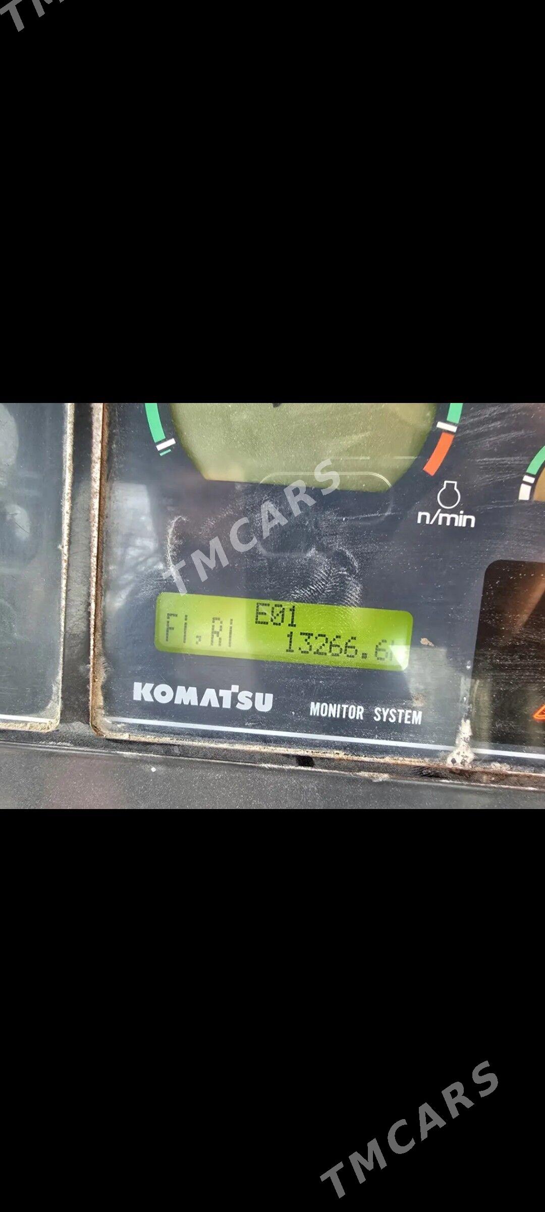 Komatsu D275AX-5 2008 - 3 000 000 TMT - Ашхабад - img 5