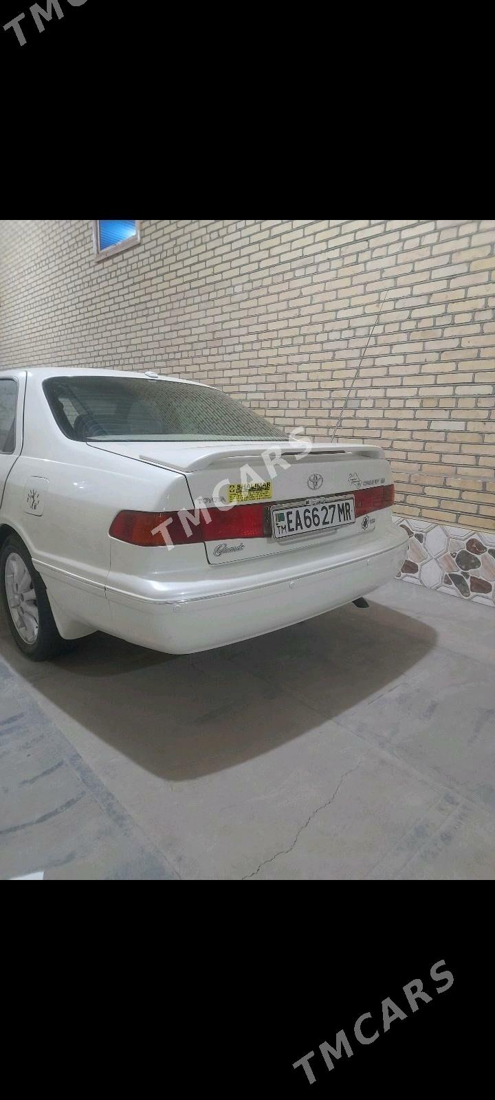 Toyota Camry 2000 - 180 000 TMT - Dänew - img 3