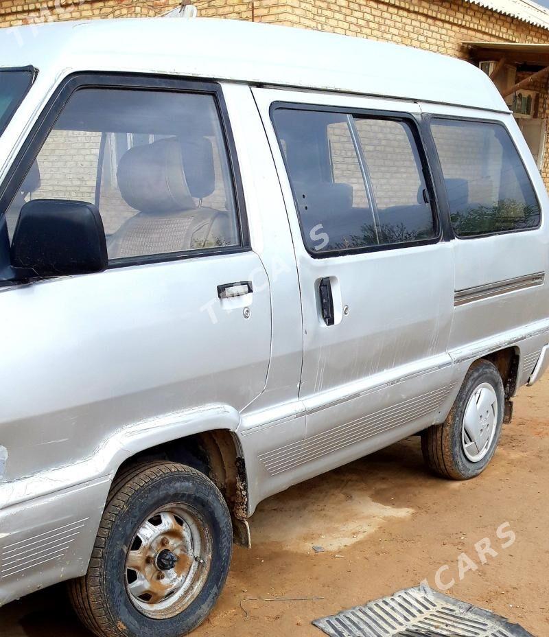 Toyota Hiace 1998 - 24 000 TMT - Мары - img 4