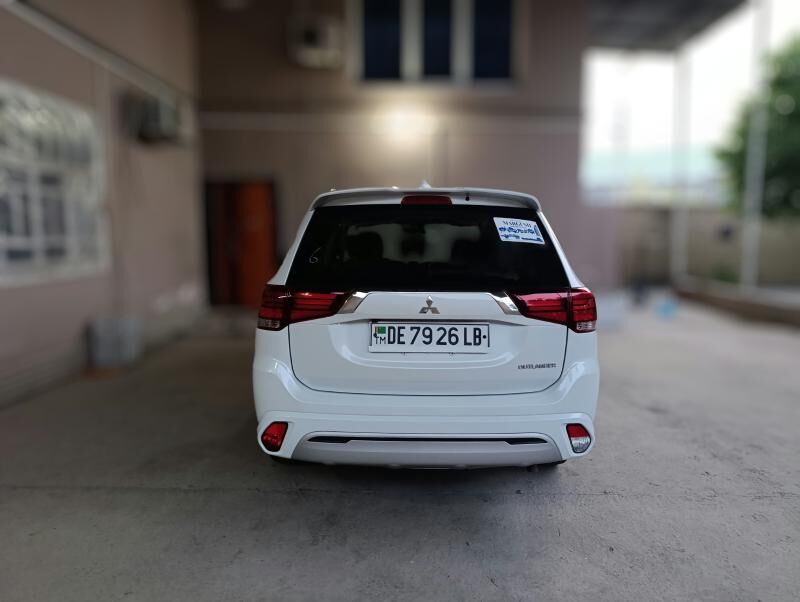 Mitsubishi Outlander 2023 - 320 000 TMT - Türkmenabat - img 6