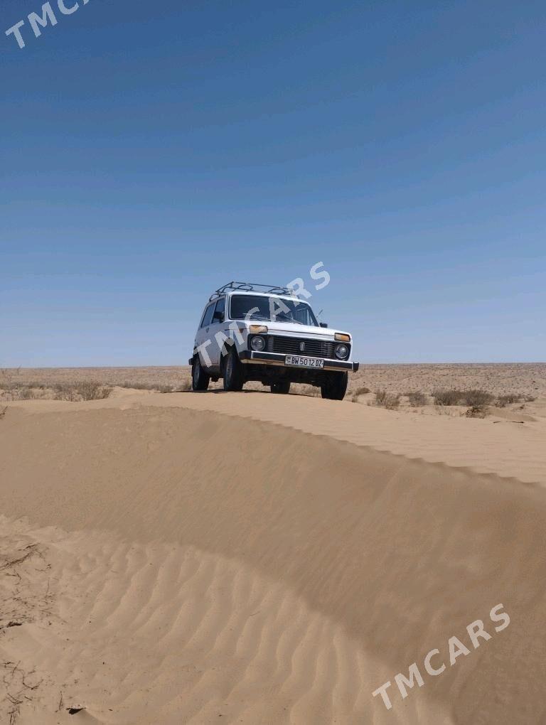 Lada Niva 1995 - 38 000 TMT - Губадаг - img 5