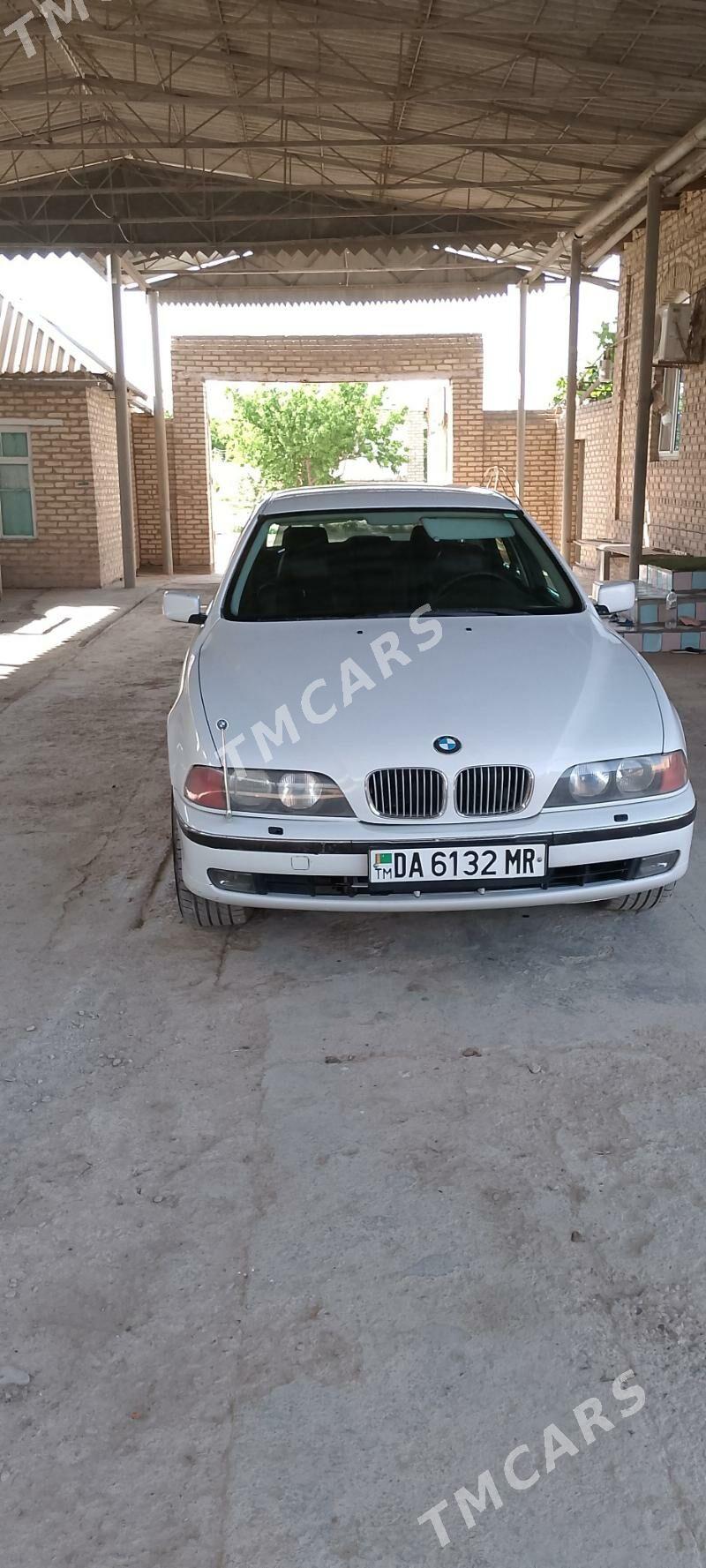 BMW E39 1997 - 90 000 TMT - Sakarçäge - img 4