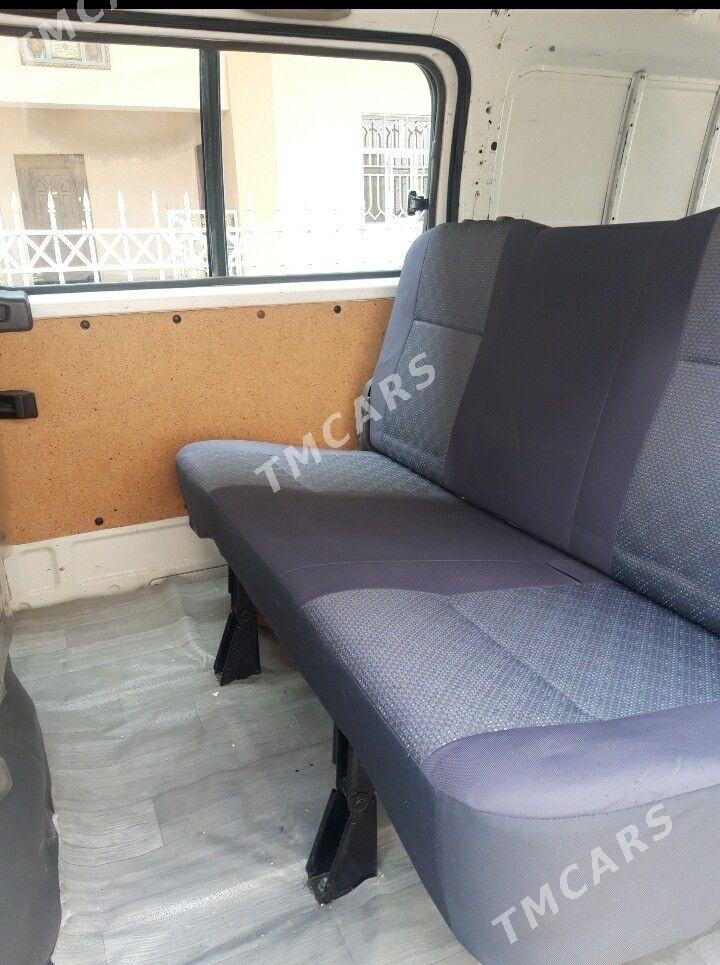 Nissan Urvan 2008 - 250 000 TMT - Улица Ататурка - img 4