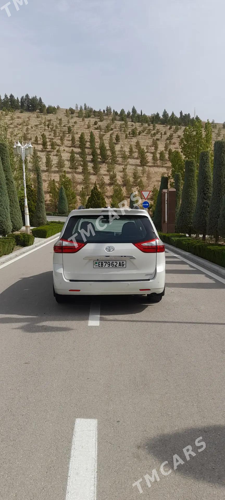Toyota Sienna 2017 - 480 000 TMT - Ялкым - img 7