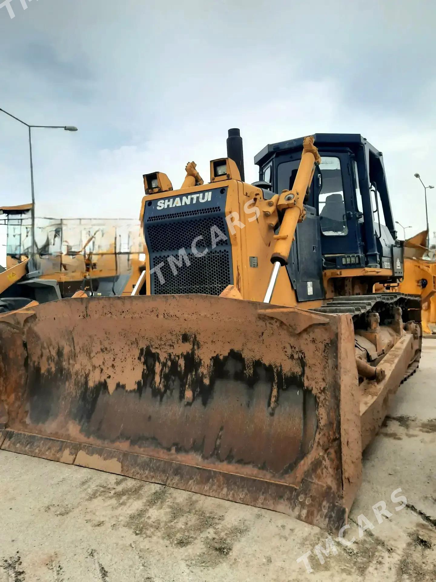 Caterpillar Dozer 2011 - 1 200 000 TMT - Ашхабад - img 3