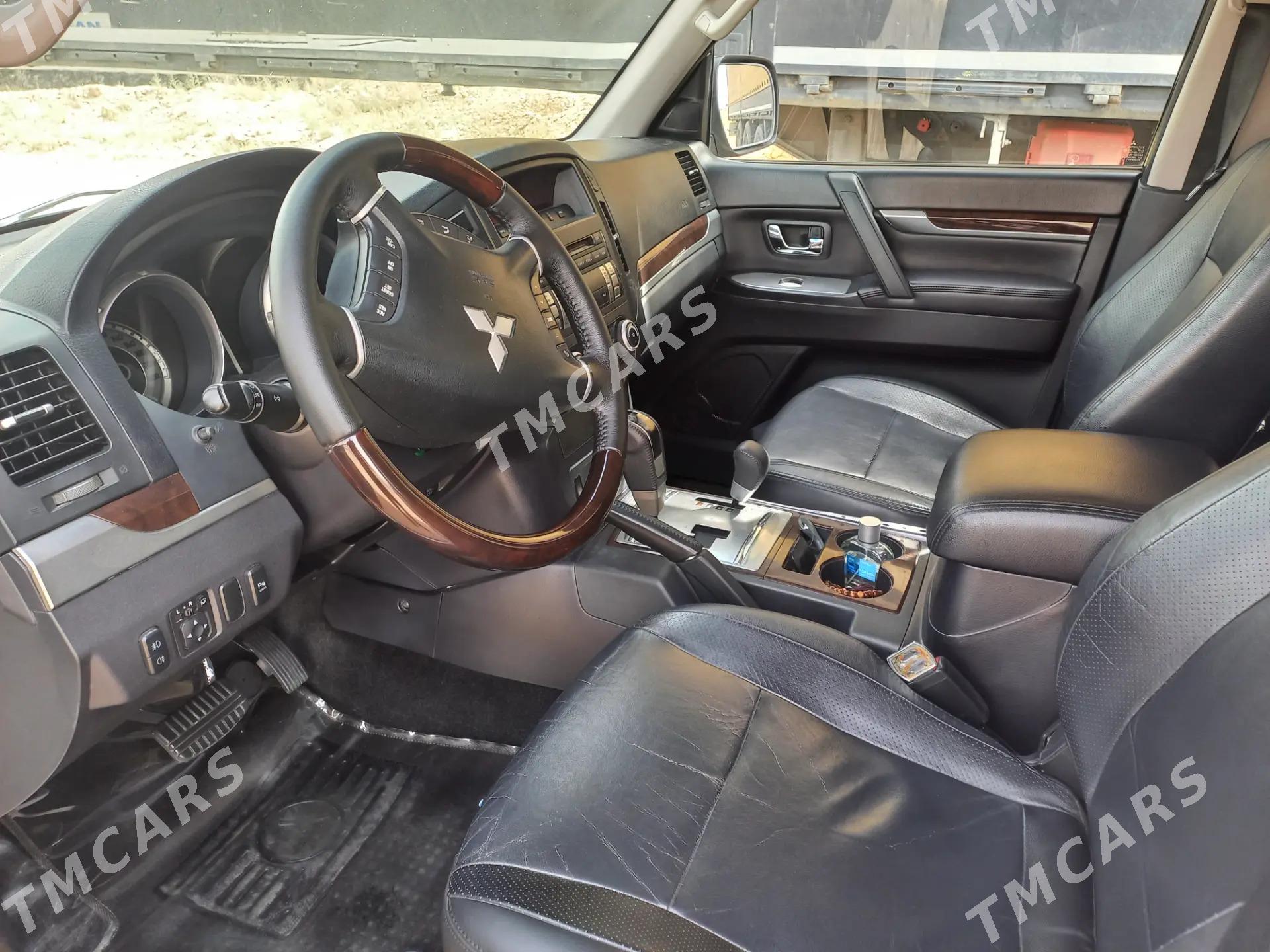 Mitsubishi Pajero 2010 - 215 000 TMT - Balkanabat - img 4