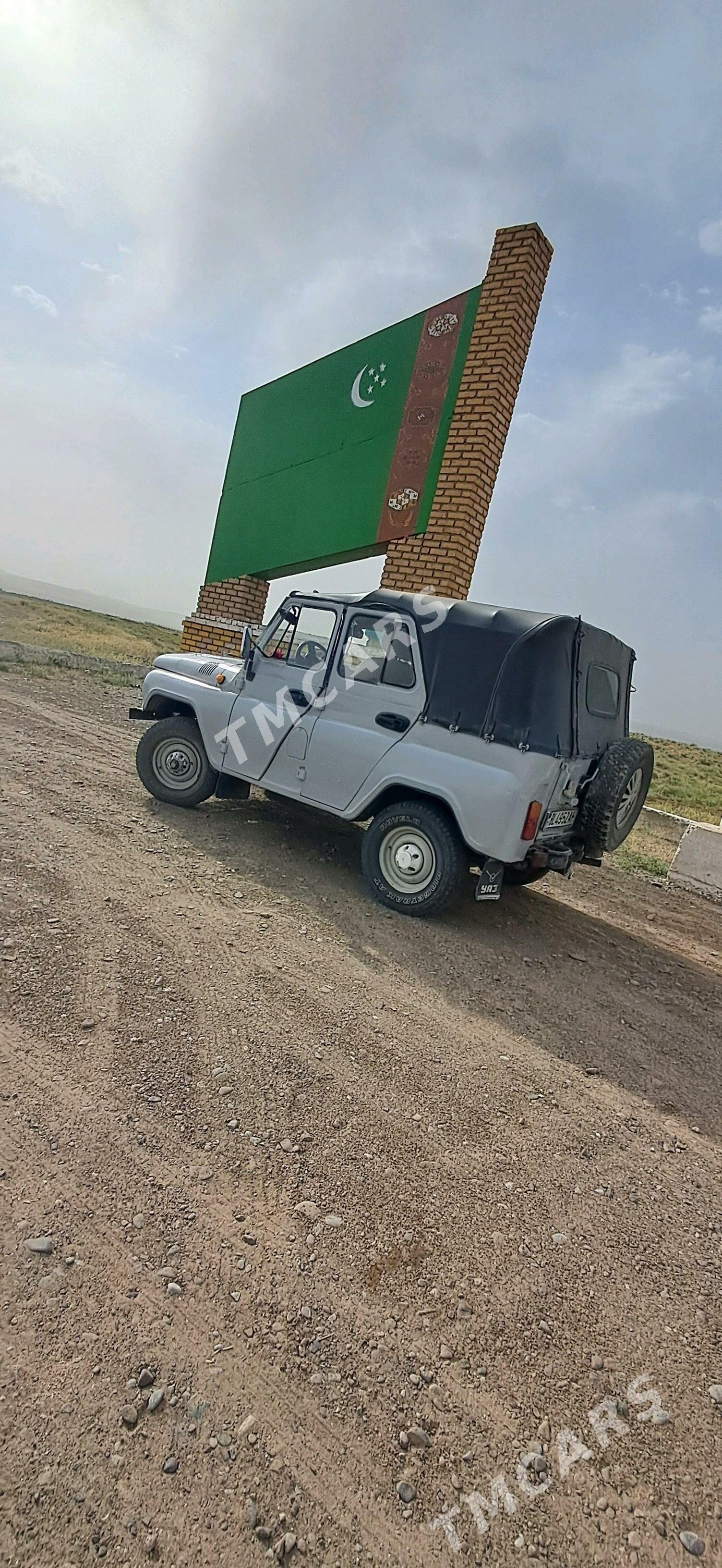 UAZ 469 2000 - 50 000 TMT - Bäherden - img 6