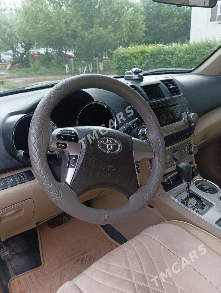 Toyota Highlander 2012 - 300 000 TMT - Daşoguz - img 3