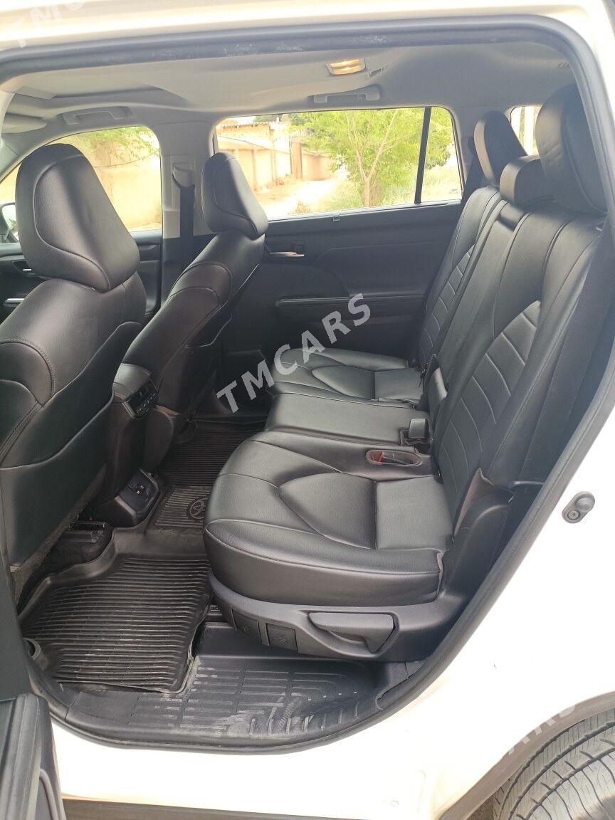 Toyota Highlander 2021 - 660 000 TMT - Türkmenabat - img 3