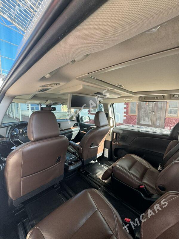 Toyota Sienna 2017 - 530 000 TMT - Ялкым - img 6