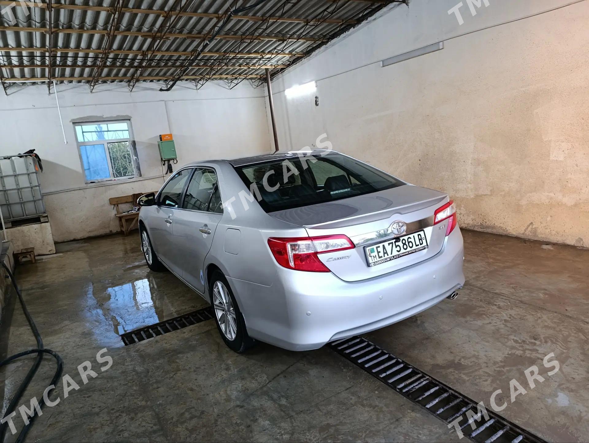 Toyota Camry 2012 - 240 000 TMT - Достлук - img 4