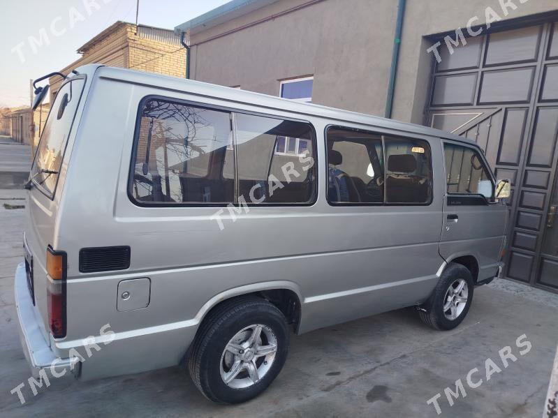 Toyota Hiace 1988 - 47 000 TMT - Чарджоу - img 4