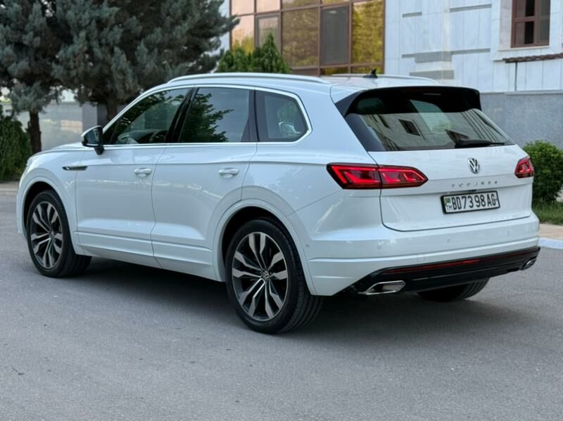 Volkswagen Touareg 2019 - 1 280 000 TMT - Howdan "B" - img 4