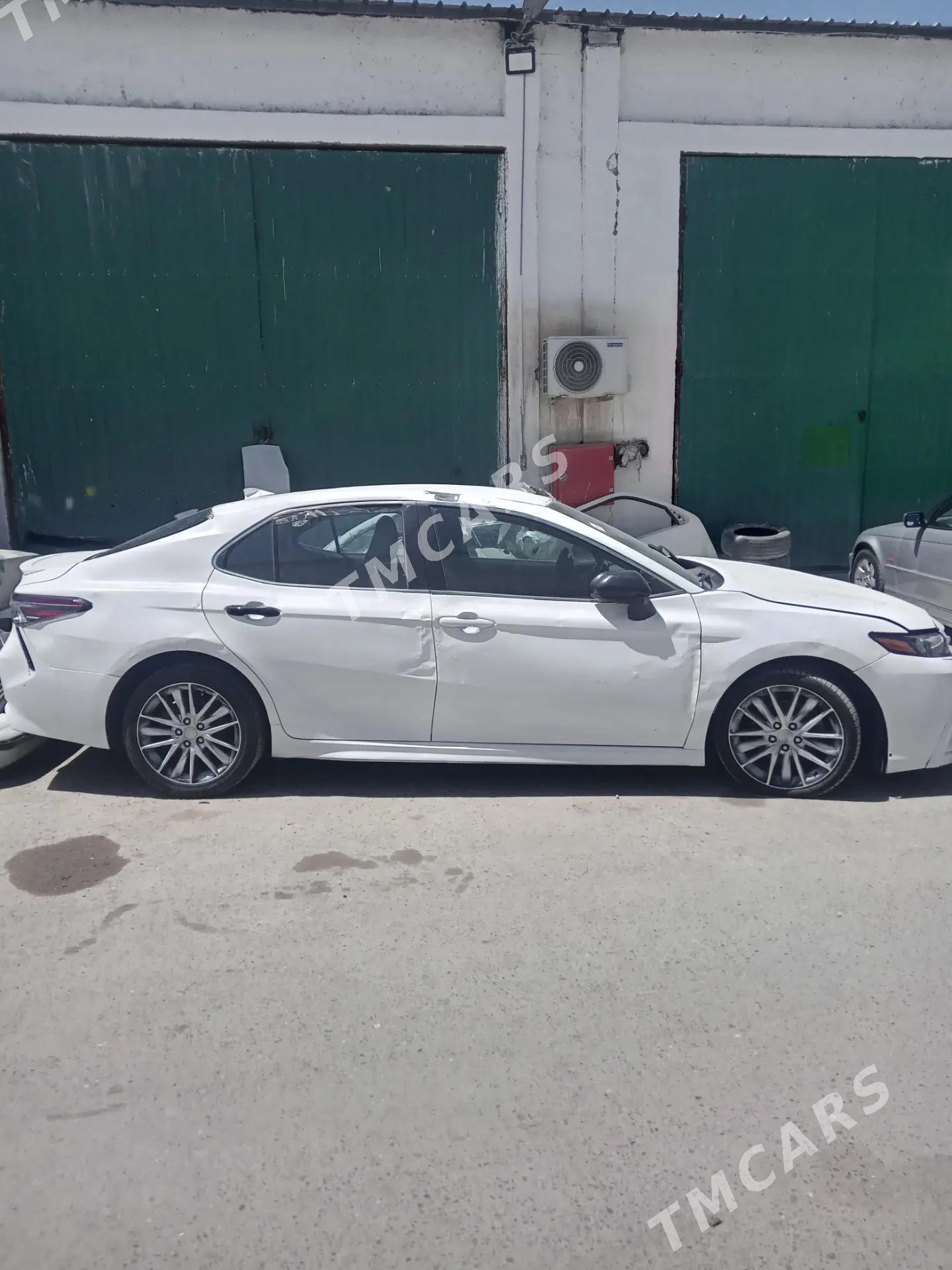 Toyota Camry 2021 - 265 000 TMT - Бузмеин - img 4