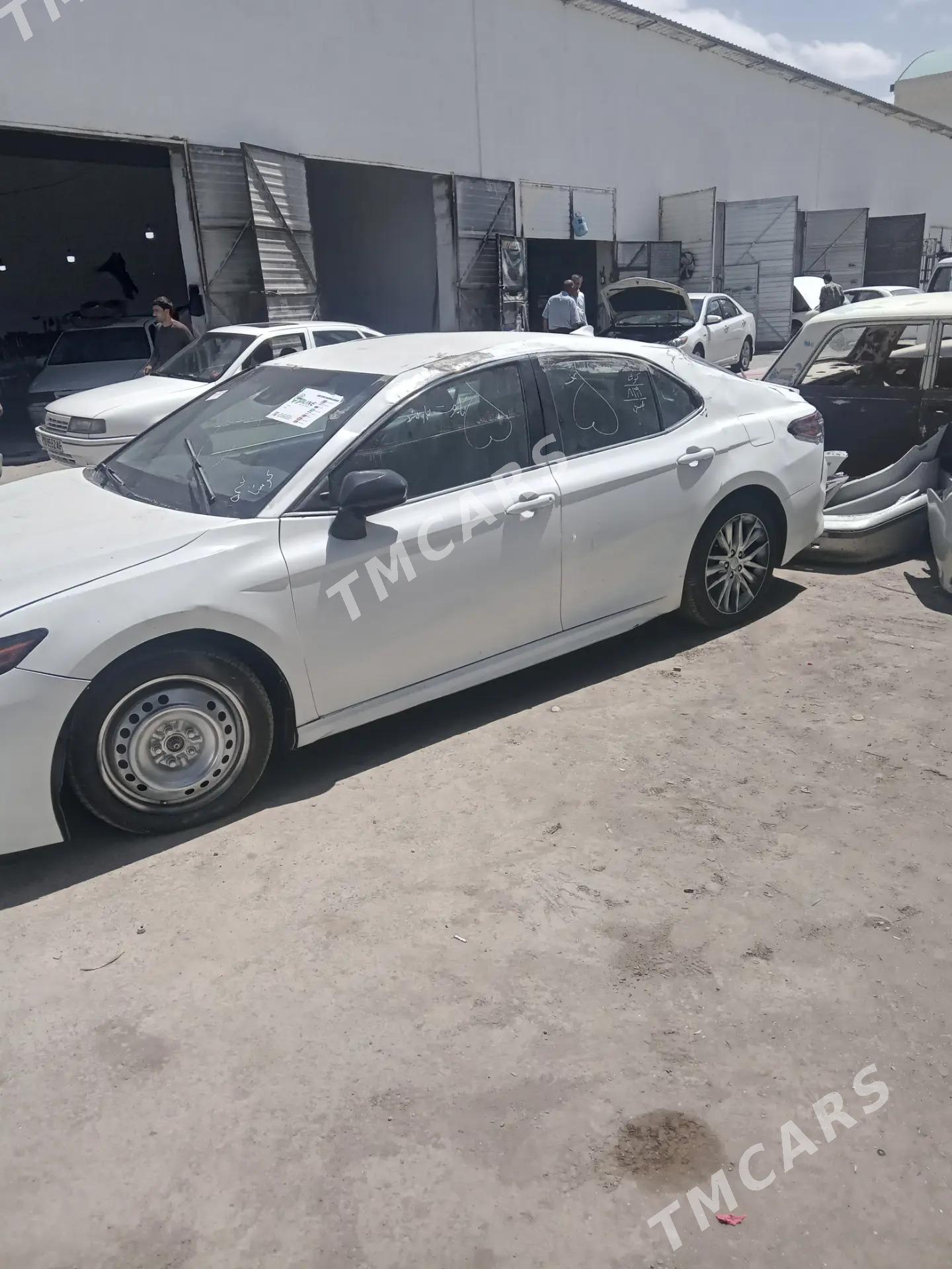 Toyota Camry 2021 - 265 000 TMT - Бузмеин - img 3