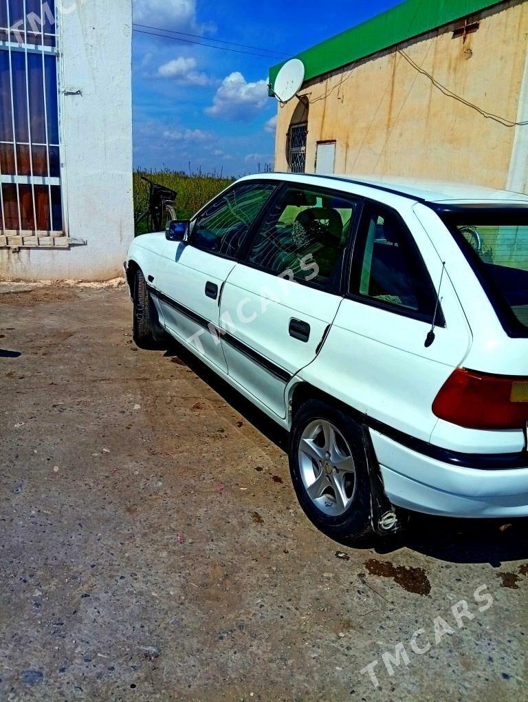 Opel Astra 1991 - 35 000 TMT - Сакар - img 2
