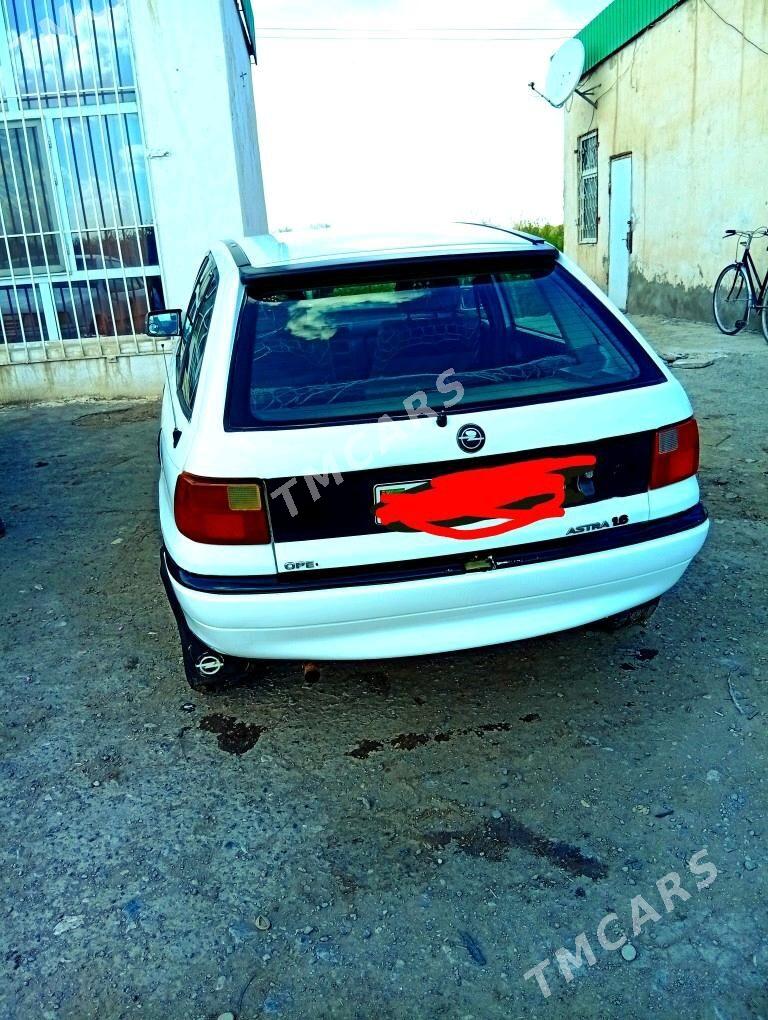 Opel Astra 1991 - 35 000 TMT - Сакар - img 3