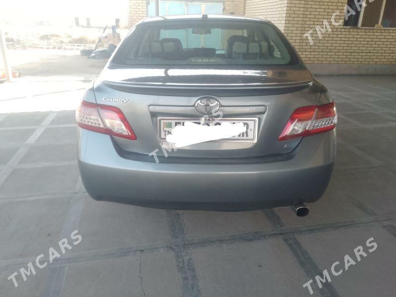 Toyota Camry 2010 - 170 000 TMT - Мары - img 5