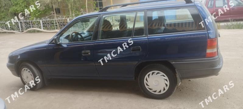 Opel Astra 1993 - 42 000 TMT - Гурбансолтан Едже - img 4