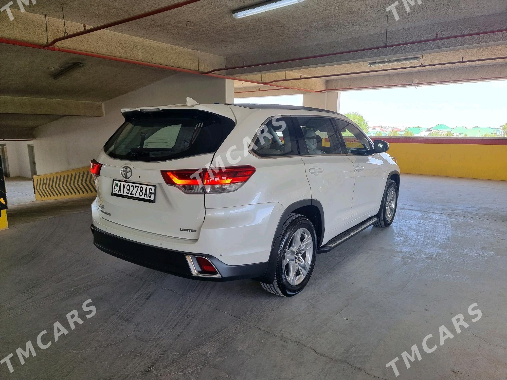 Toyota Highlander 2018 - 571 000 TMT - Ашхабад - img 2