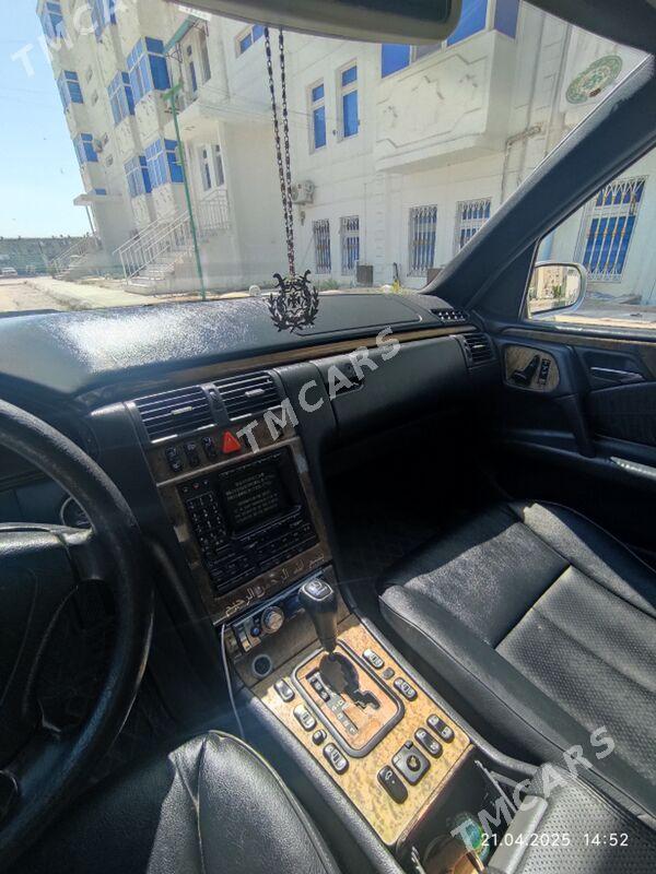 Mercedes-Benz E320 1999 - 132 000 TMT - Balkanabat - img 8