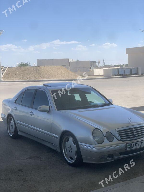 Mercedes-Benz E320 1999 - 132 000 TMT - Balkanabat - img 3
