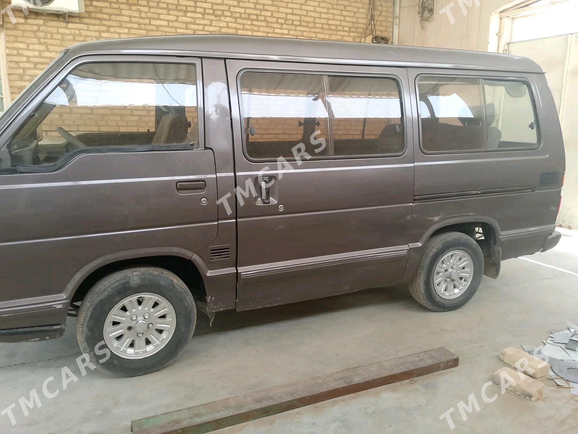 Toyota Hiace 1990 - 50 000 TMT - Murgap - img 3