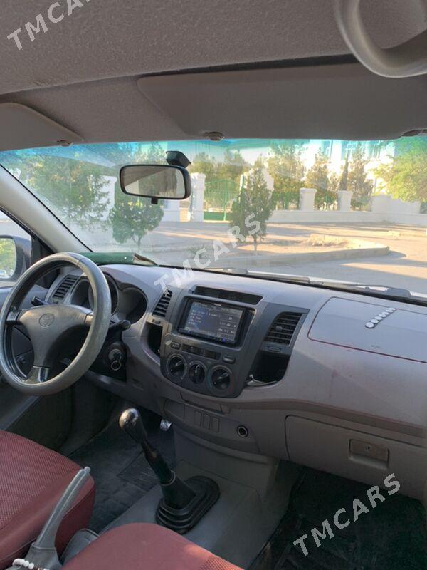 Toyota Hilux 2009 - 220 000 TMT - Балканабат - img 3