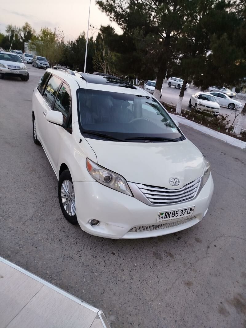 Toyota Sienna 2010 - 285 000 TMT - Туркменабат - img 8